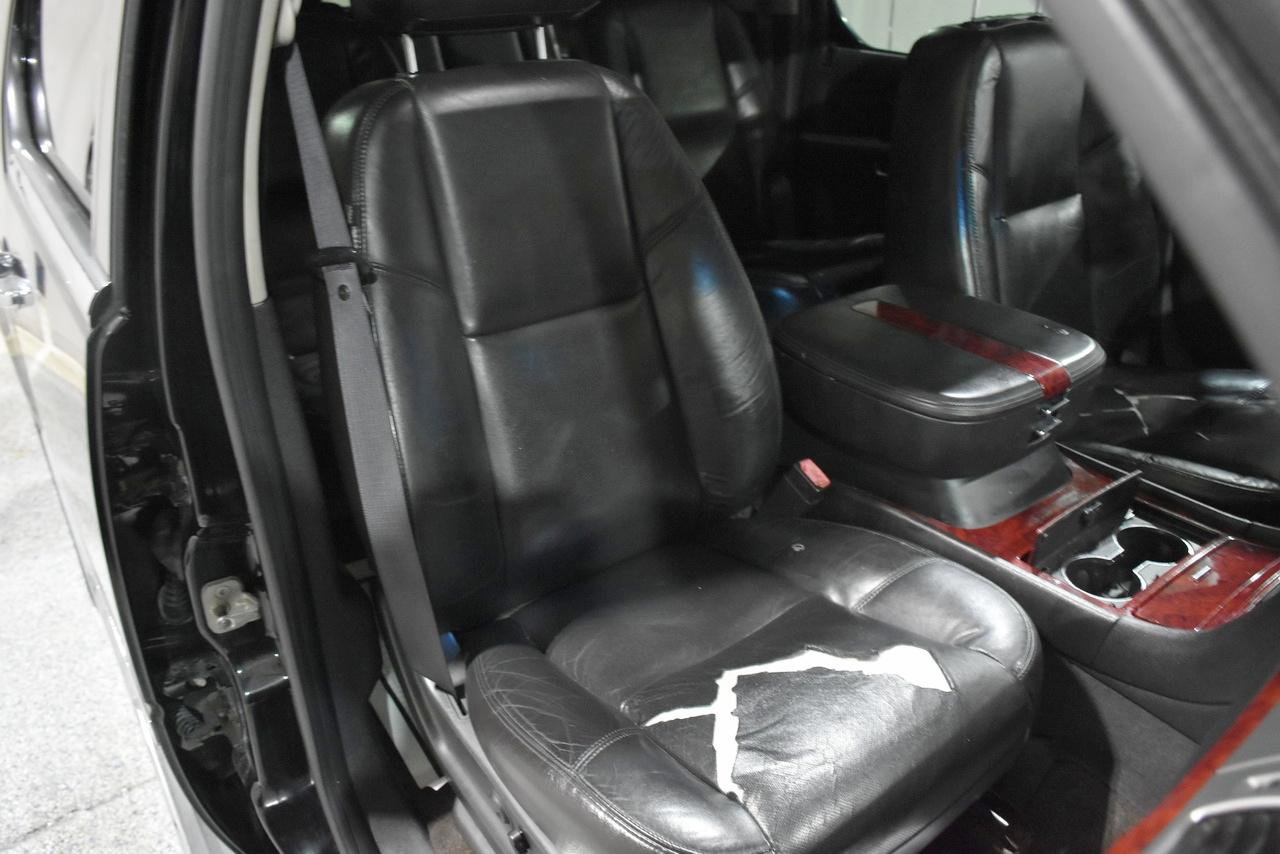 Used 2011 Cadillac Escalade ESV Luxury image 37