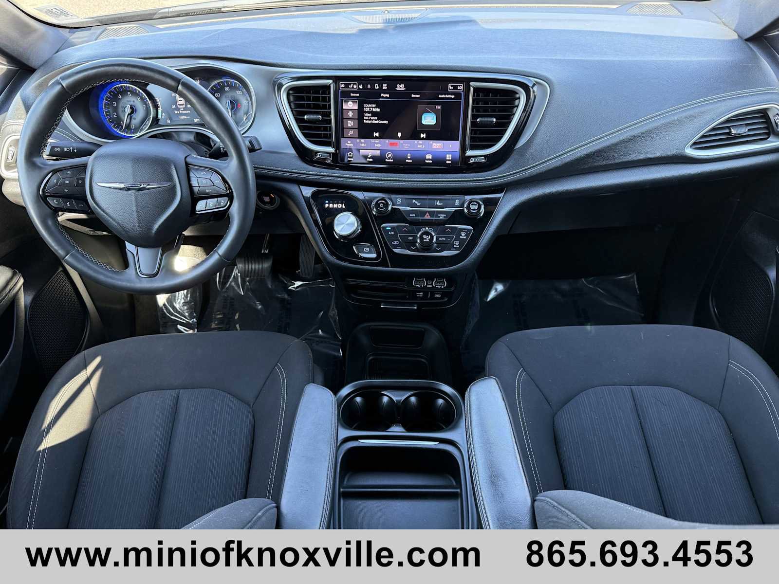 Used 2022 Chrysler Pacifica Touring image 12