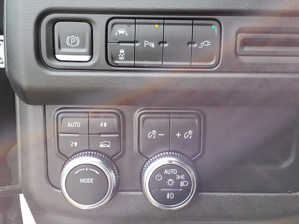 Used 2022 GMC Yukon SLE w/ Gmc Pro Safety Plus Package image 14