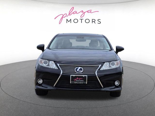 Used 2014 Lexus ES 300h w/ Luxury Package w/Bamboo Trim FWD image 2