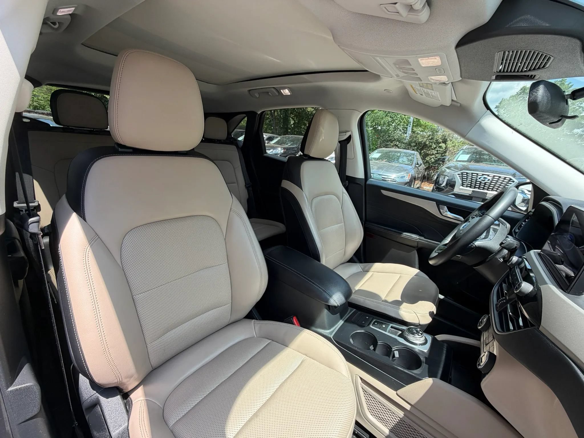 Used 2021 Ford Escape SEL w/ Technology Package FWD image 8