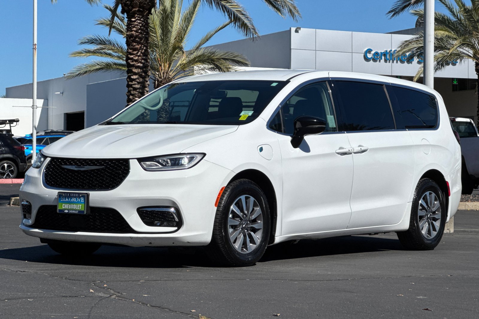 Used 2024 Chrysler Pacifica Limited FWD image 7