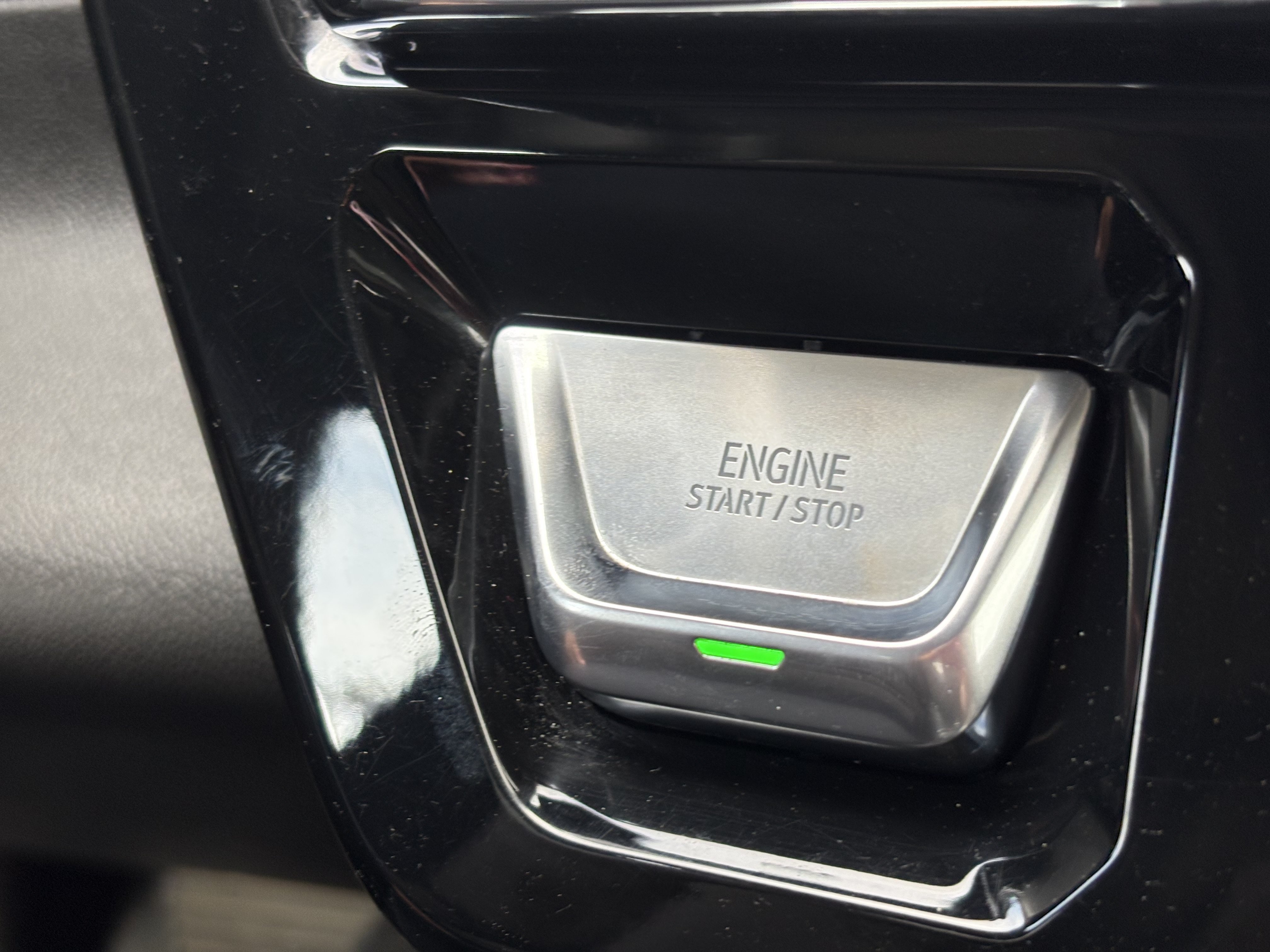 Used 2024 GMC Sierra 1500 Denali w/ Technology Package AWD/4WD image 26