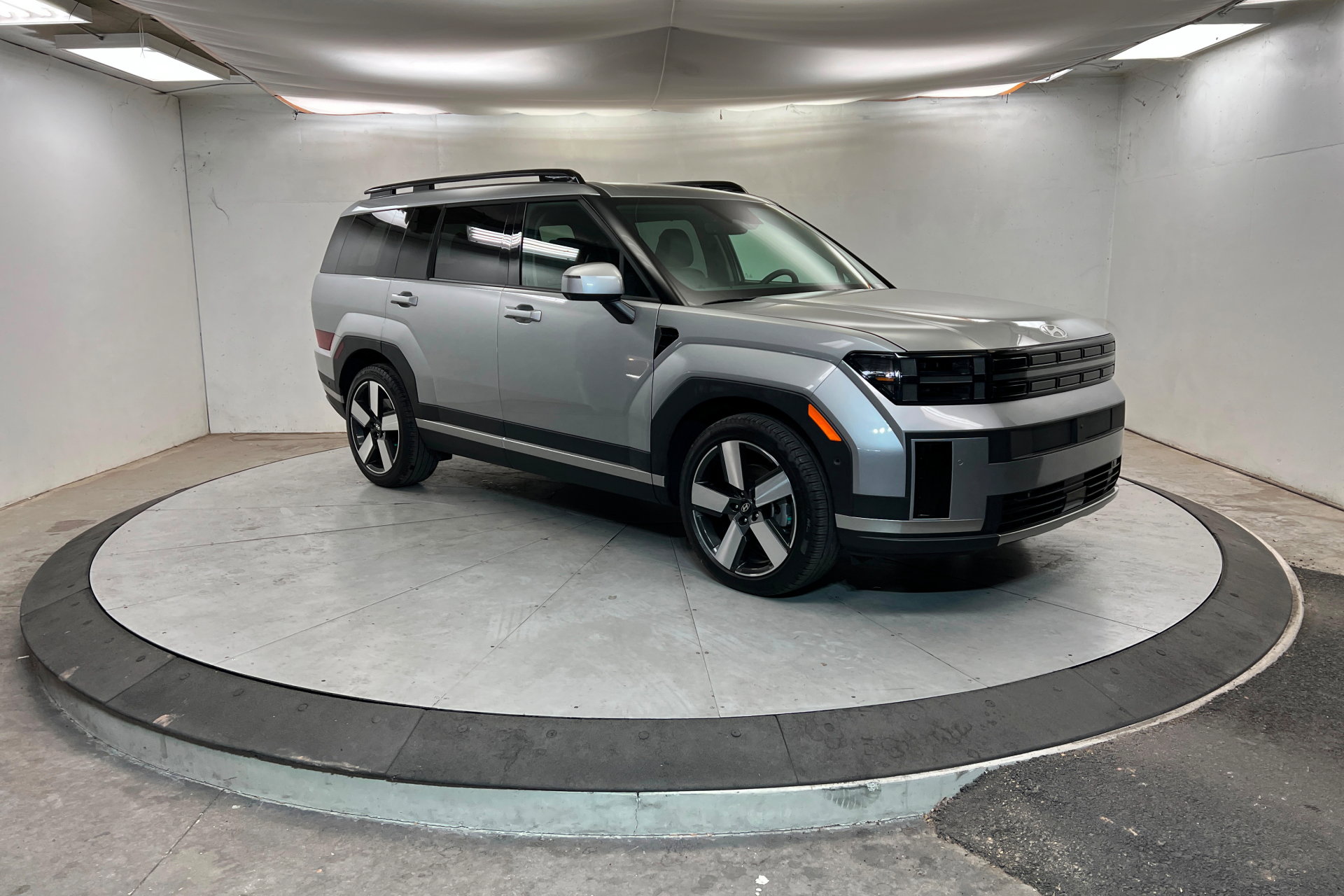 Used 2024 Hyundai Santa Fe Limited image 8