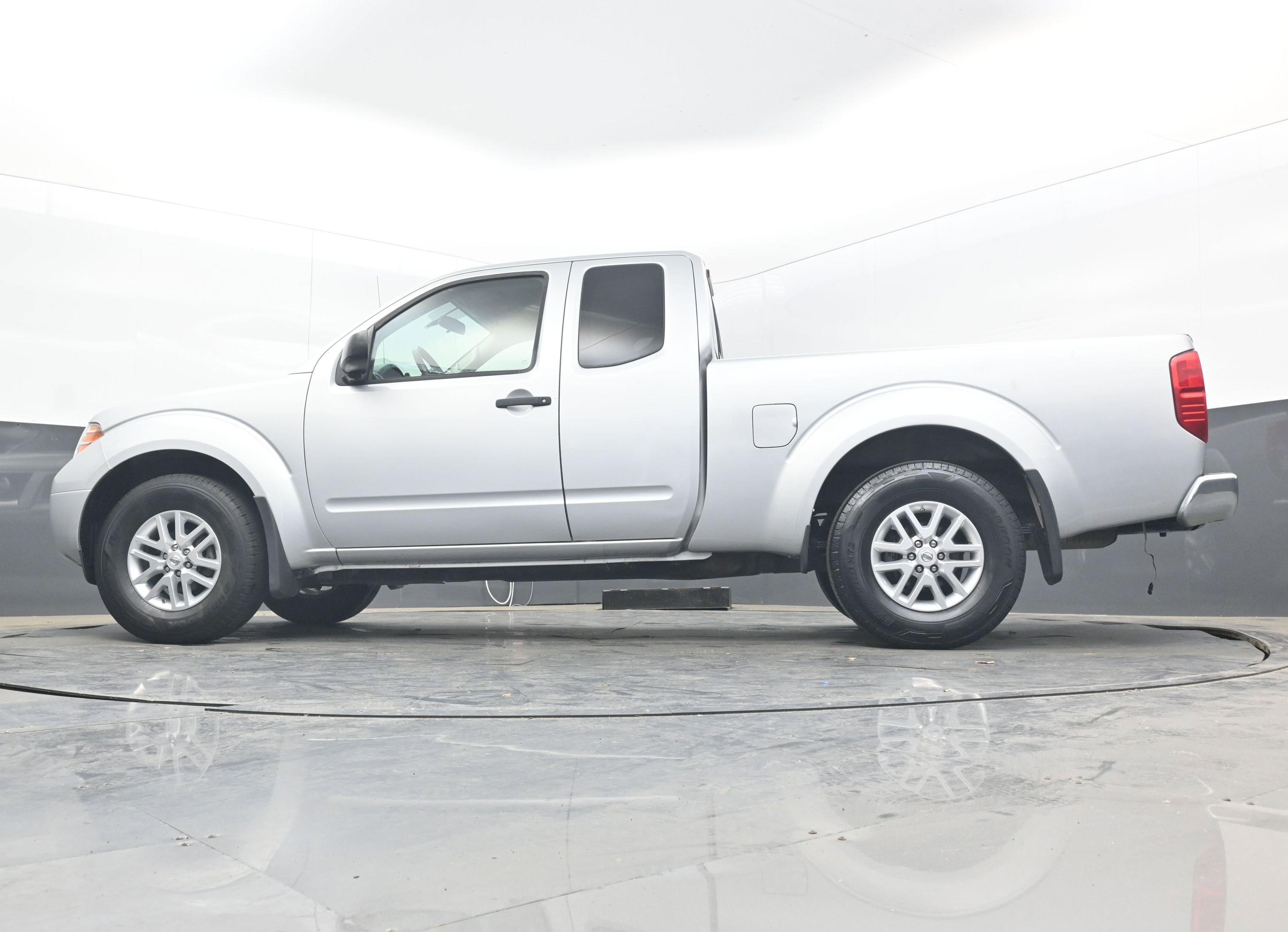 Used 2017 Nissan Frontier SV RWD image 25