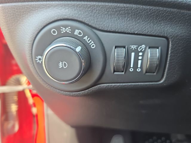 Used 2020 Jeep Compass Latitude w/ Cold Weather Group image 26