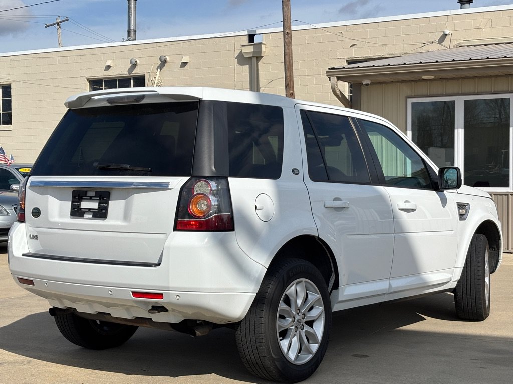 Used 2013 Land Rover LR2 HSE AWD/4WD image 6