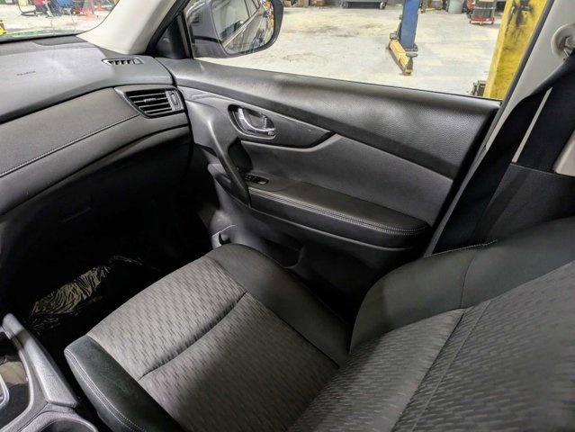 Used 2020 Nissan Rogue S w/ Special Edition Package FWD image 16