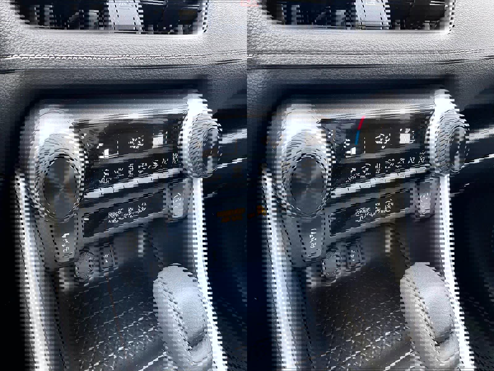 Used 2022 Toyota RAV4 LE image 26