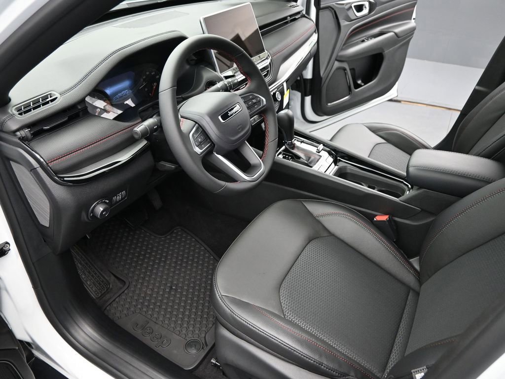 New 2026 Jeep Compass Trailhawk image 9