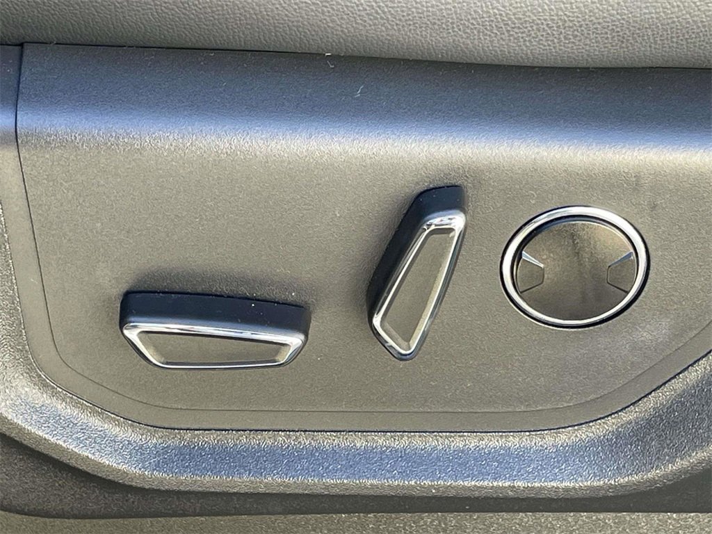 Used 2023 Ford Expedition Max Limited image 14