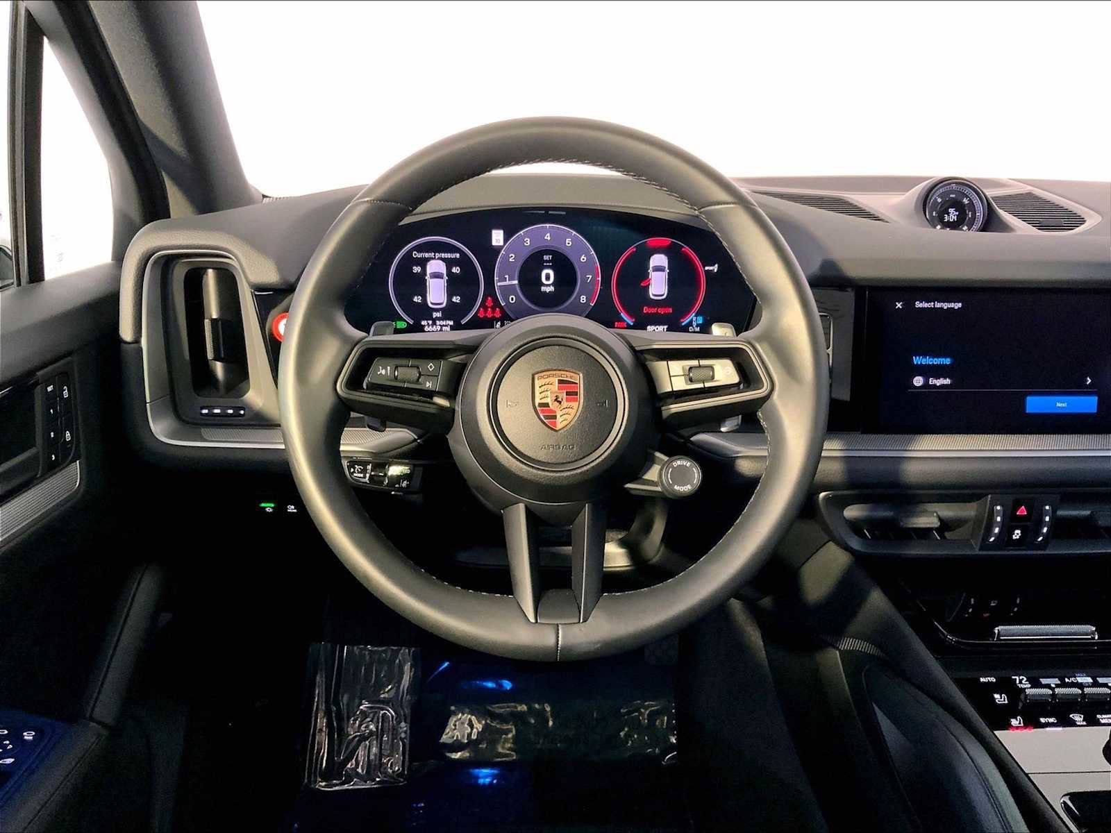 Certified 2025 Porsche Cayenne image 15