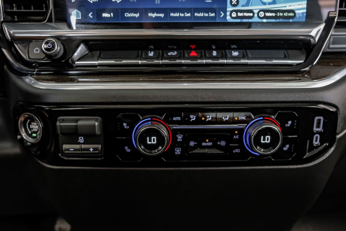 Used 2025 Chevrolet Silverado 2500 LT w/ Convenience Package image 27