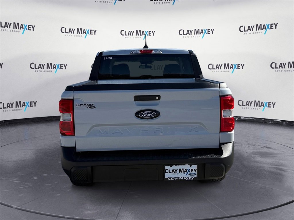 Used 2025 Ford Maverick XL image 4
