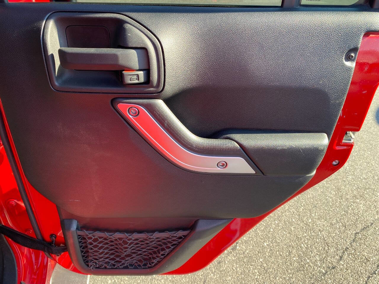 Used 2012 Jeep Wrangler Unlimited Sahara w/ Connectivity Group image 26