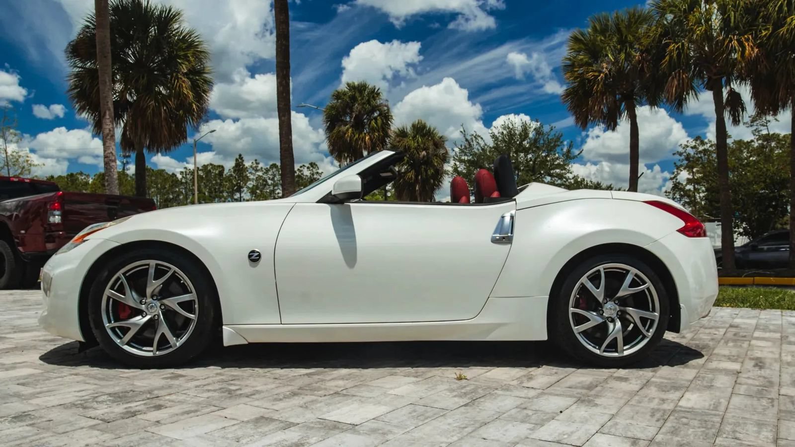 Used 2013 Nissan 370Z Touring w/ Sport Pkg RWD image 9