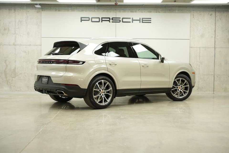 New 2026 Porsche Cayenne image 7