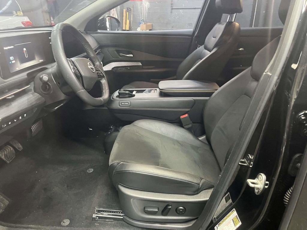 Used 2023 Nissan Ariya AWD image 16