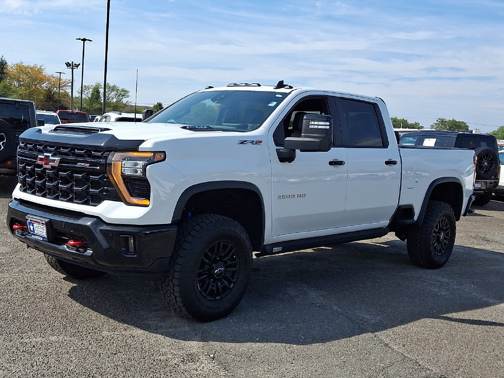 Used 2025 Chevrolet Silverado 2500 ZR2 w/ Technology Package AWD/4WD image 6