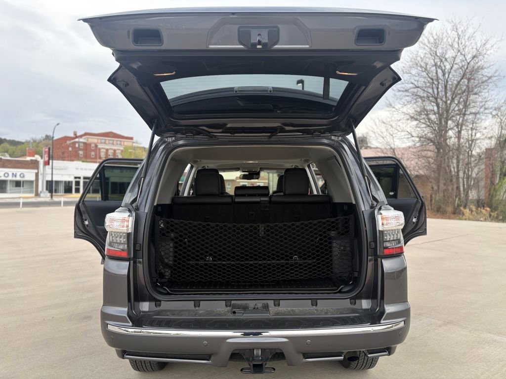 Used 2023 Toyota 4Runner Limited image 9