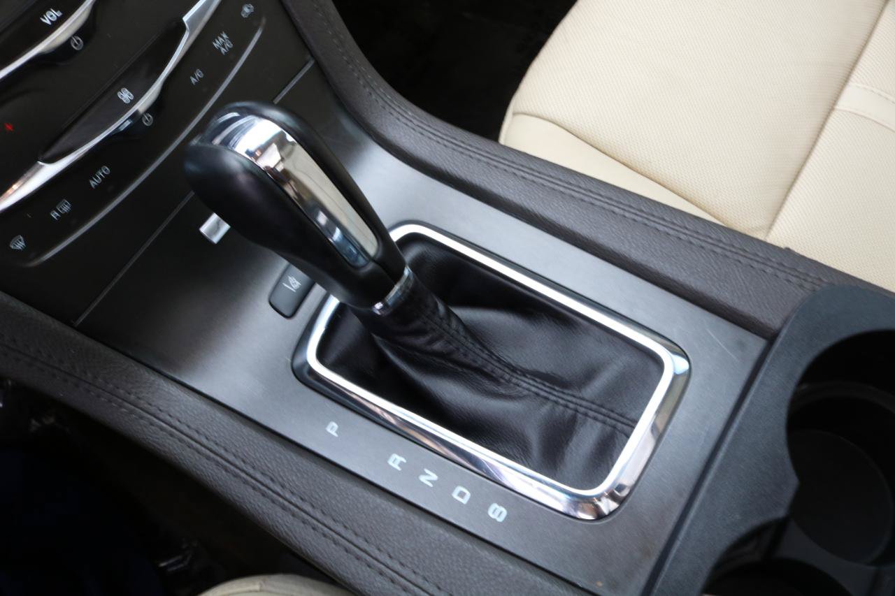 Used 2019 Lincoln MKT AWD image 35