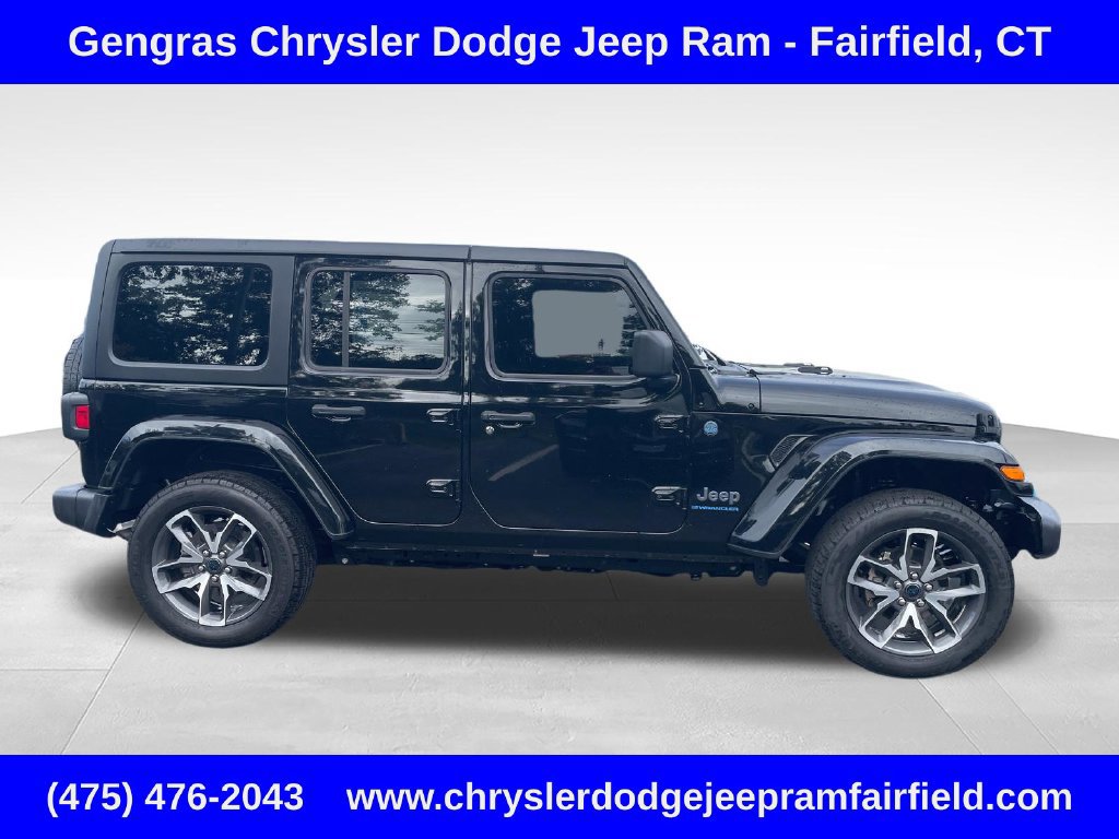 Certified 2024 Jeep Wrangler Unlimited w/ Convenience Group AWD/4WD image 8