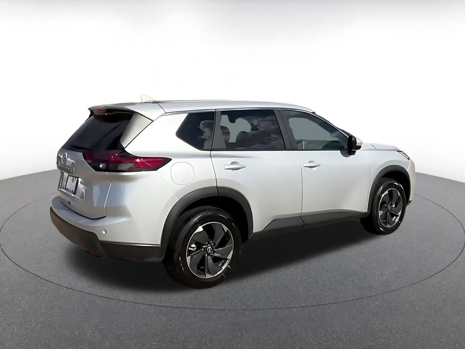 Used 2025 Nissan Rogue SV image 12