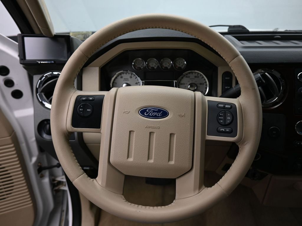 Used 2010 Ford F250 Lariat image 13