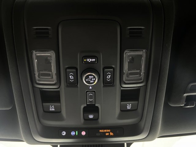 Used 2025 Chevrolet Suburban High Country image 35