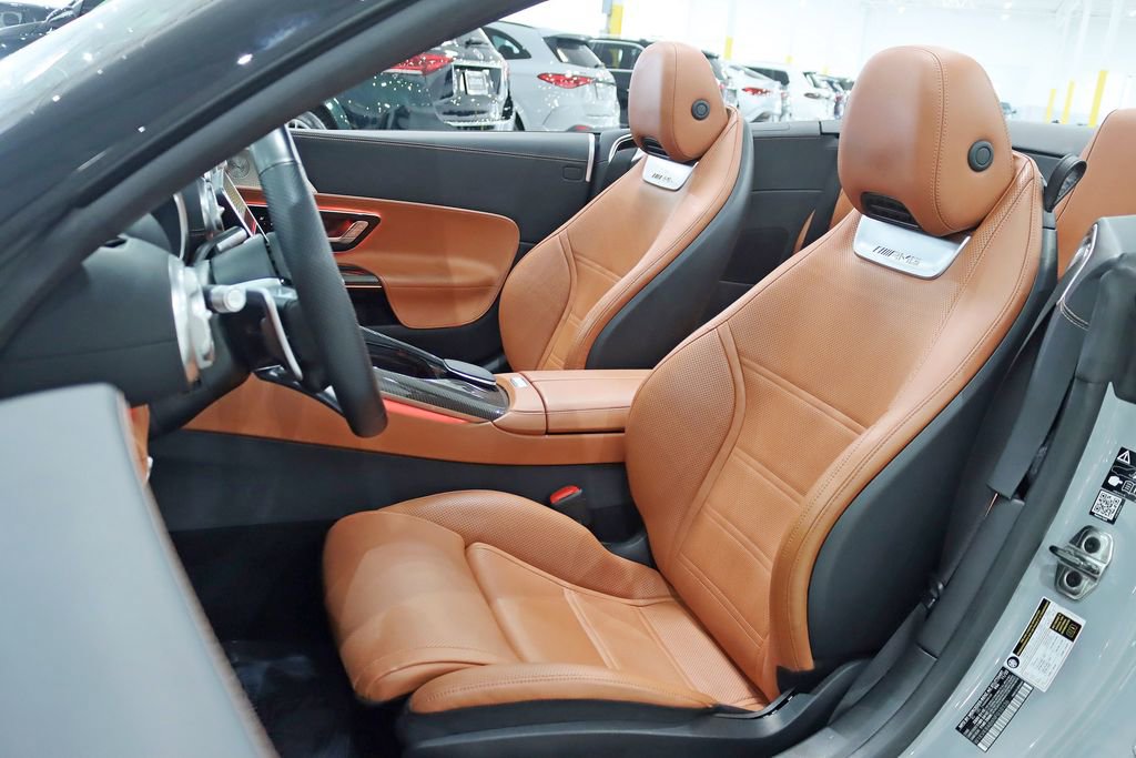 Used 2022 Mercedes-Benz SL 55 AMG 4MATIC w/ Driver Assistance Package image 34