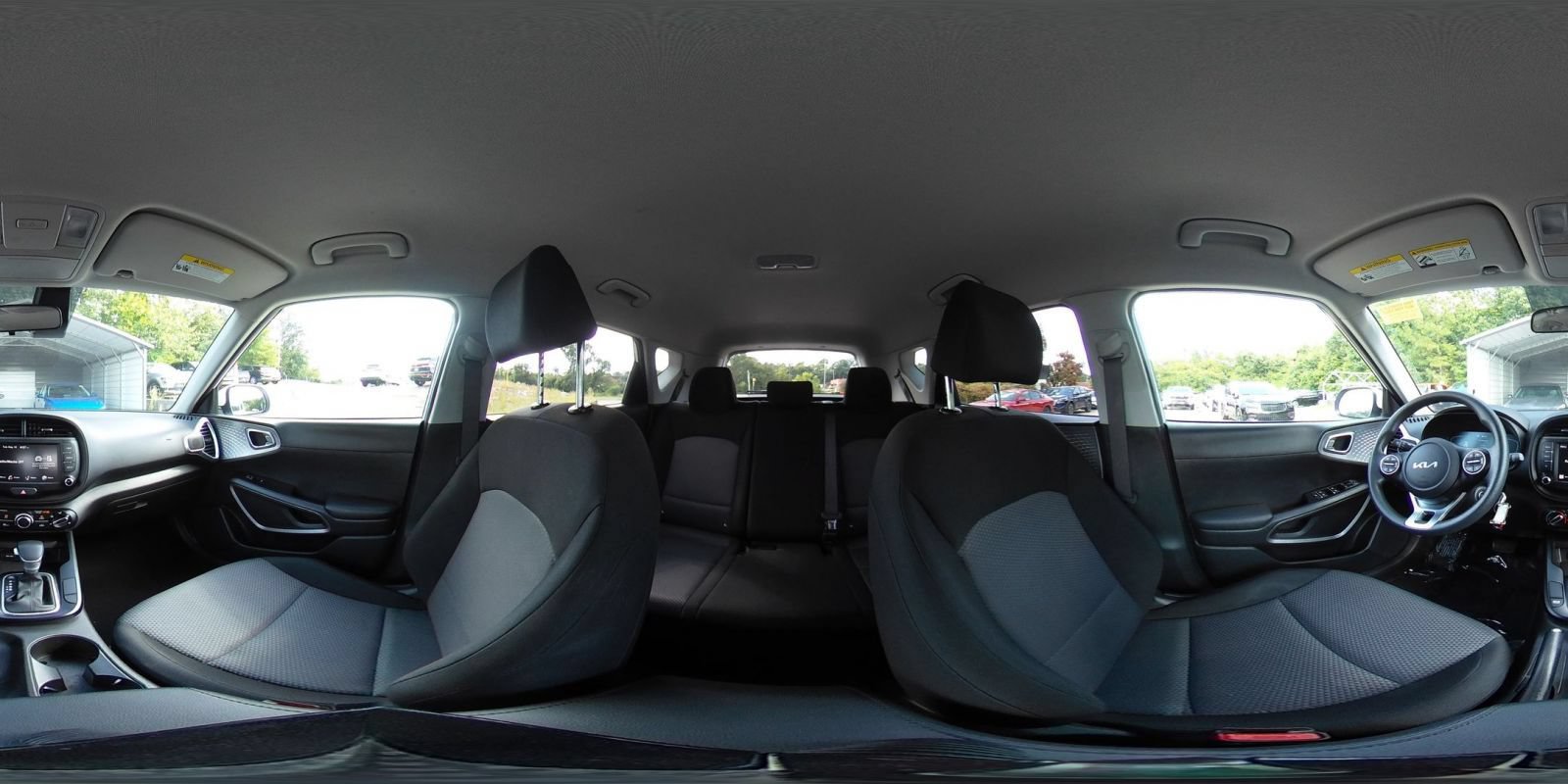 Used 2025 Kia Soul LX w/ LX Technology Package FWD image 39