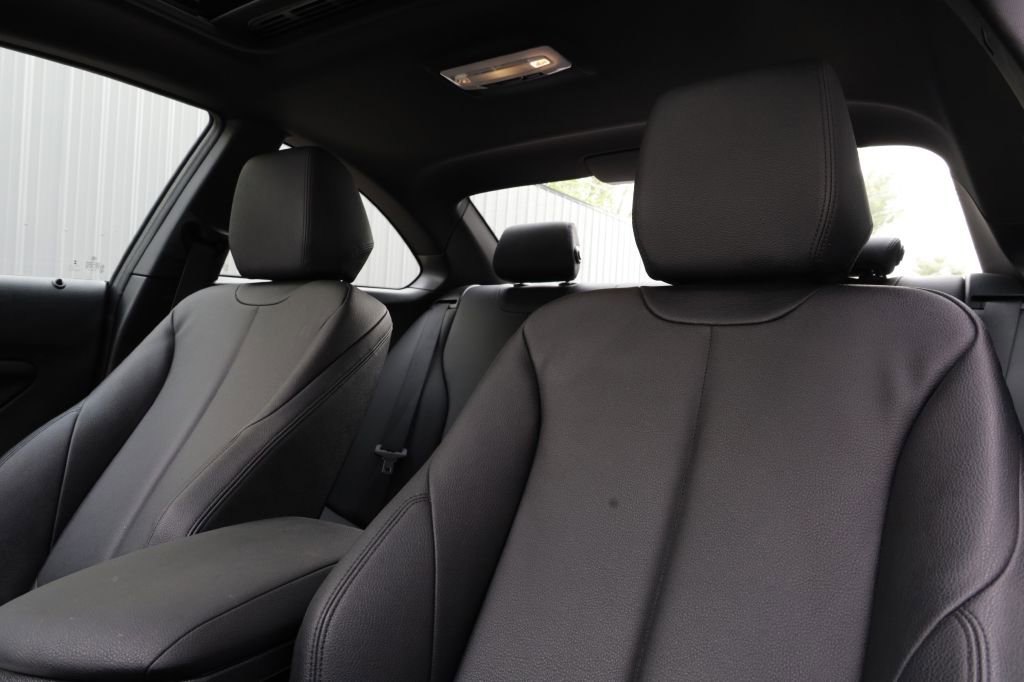 Used 2016 BMW M235i Coupe RWD image 16