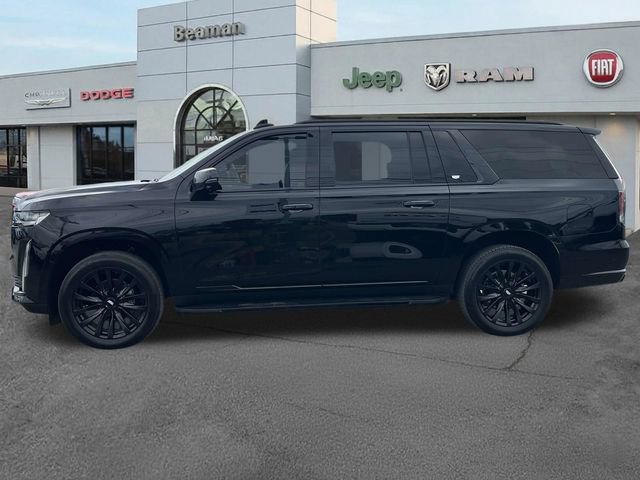 Used 2024 Cadillac Escalade ESV Premium Luxury AWD/4WD image 4