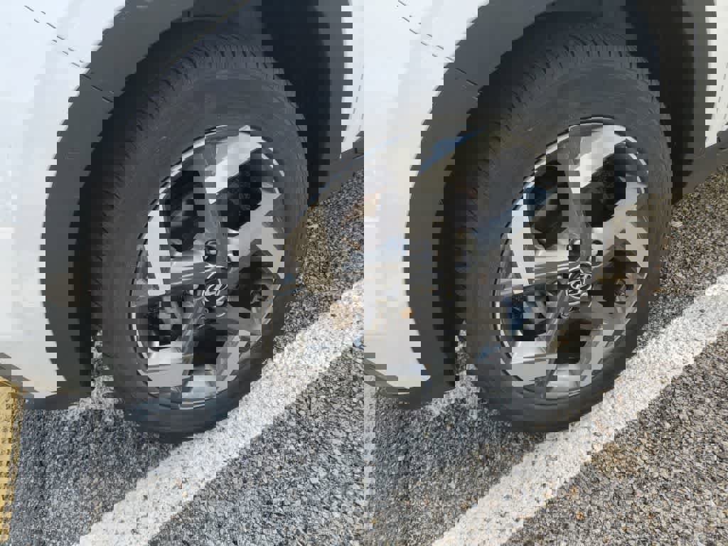 Used 2022 Hyundai Venue SEL w/ Cargo Package image 2