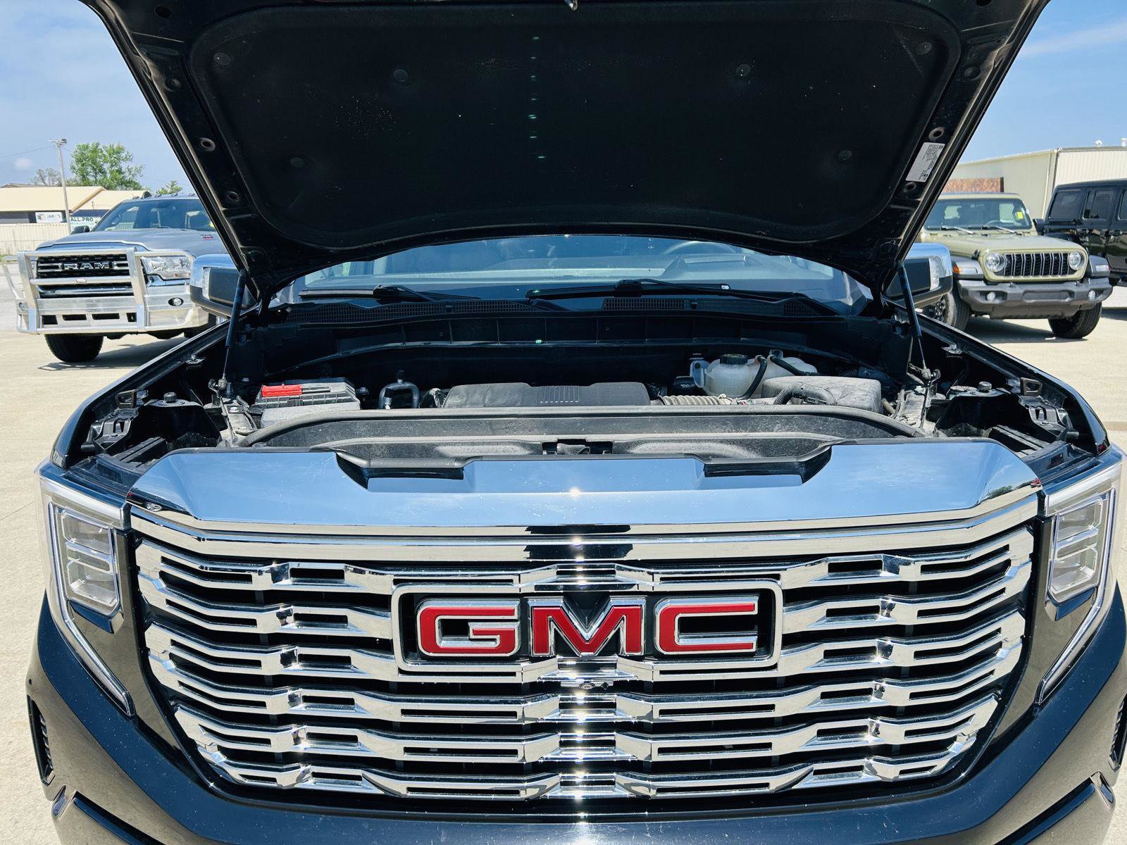 Used 2023 GMC Sierra 1500 Denali w/ Technology Package AWD/4WD image 48