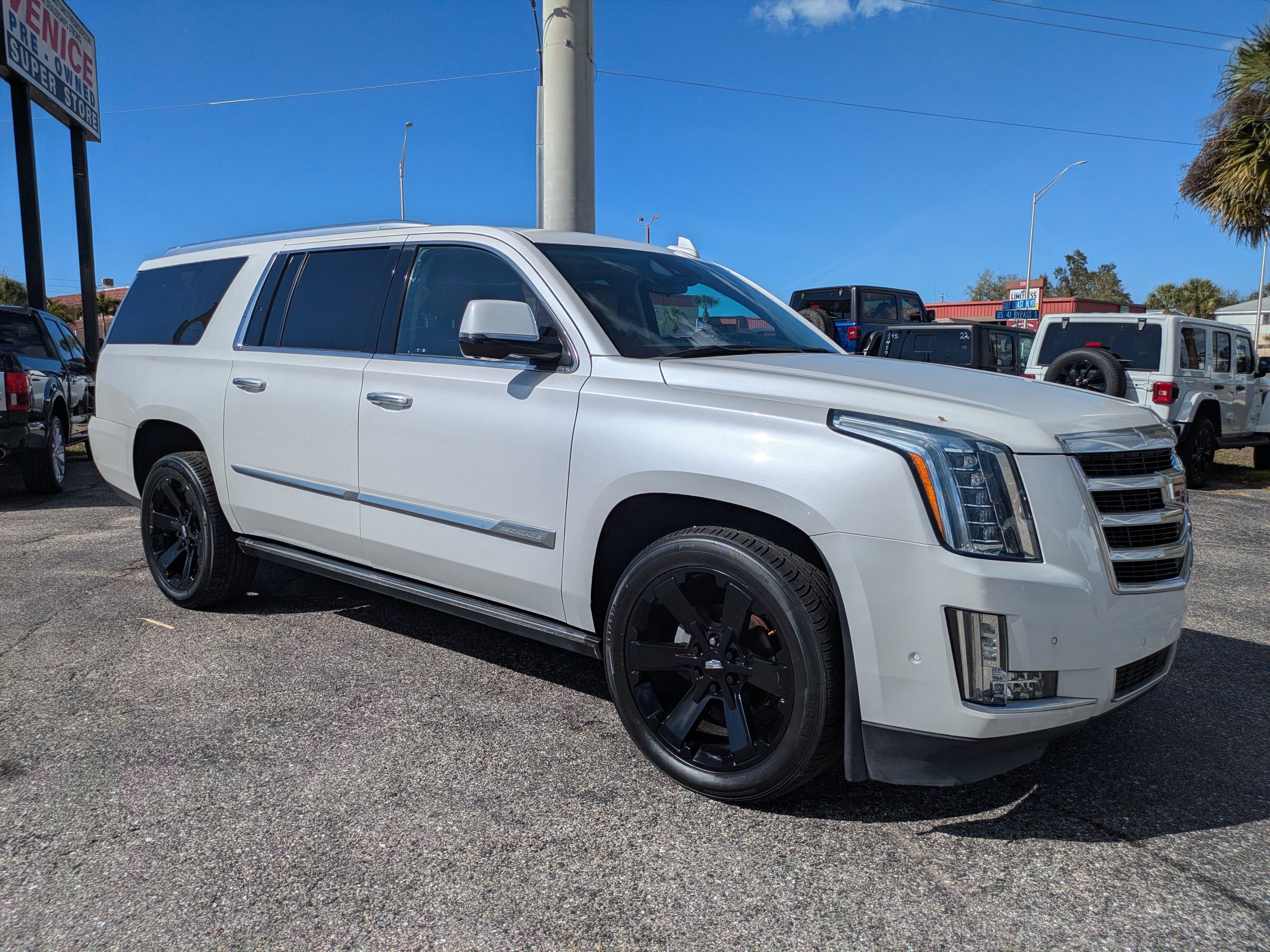 Used 2020 Cadillac Escalade ESV Premium Luxury AWD/4WD video 2