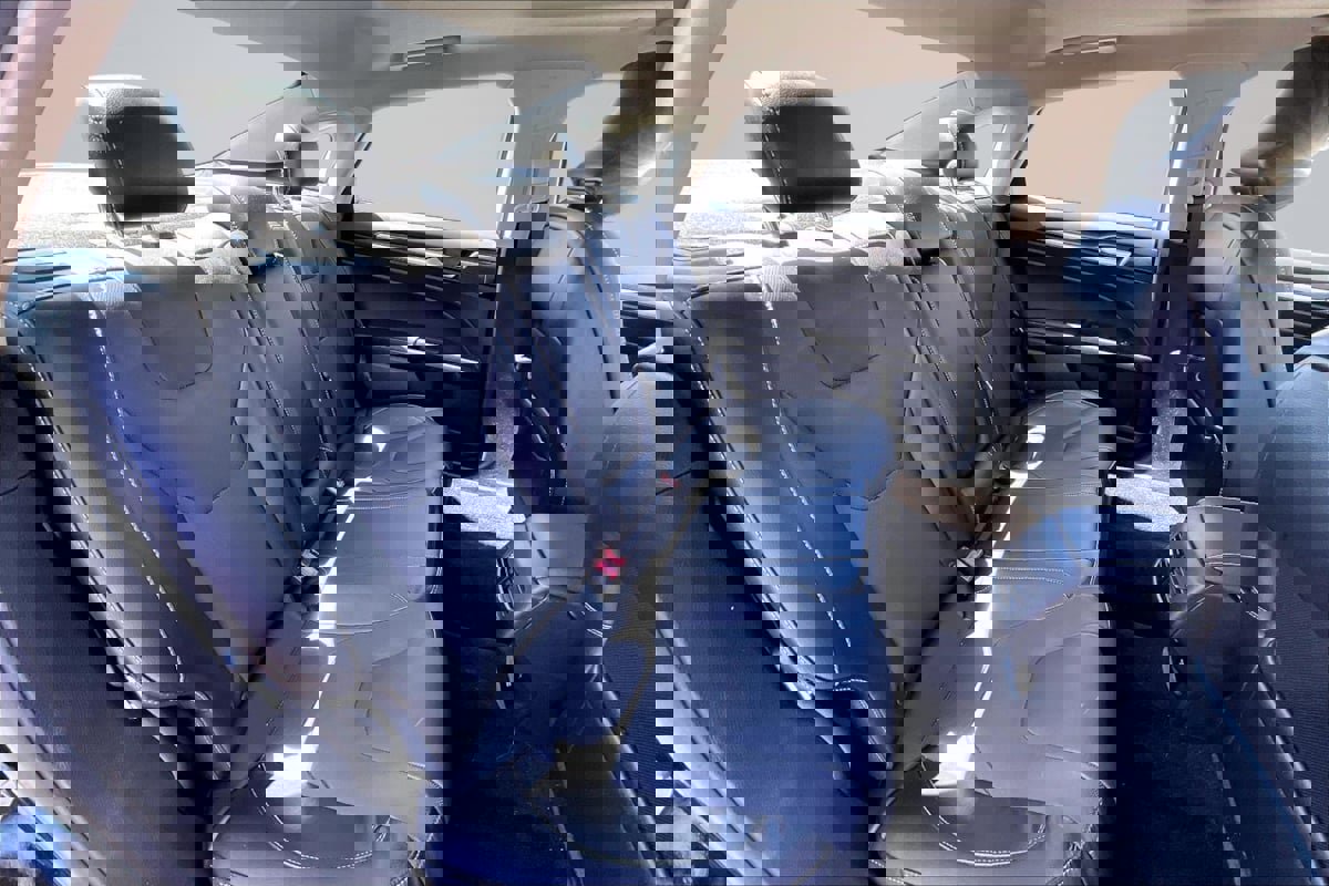 Used 2017 Ford Fusion Energi Titanium FWD image 27