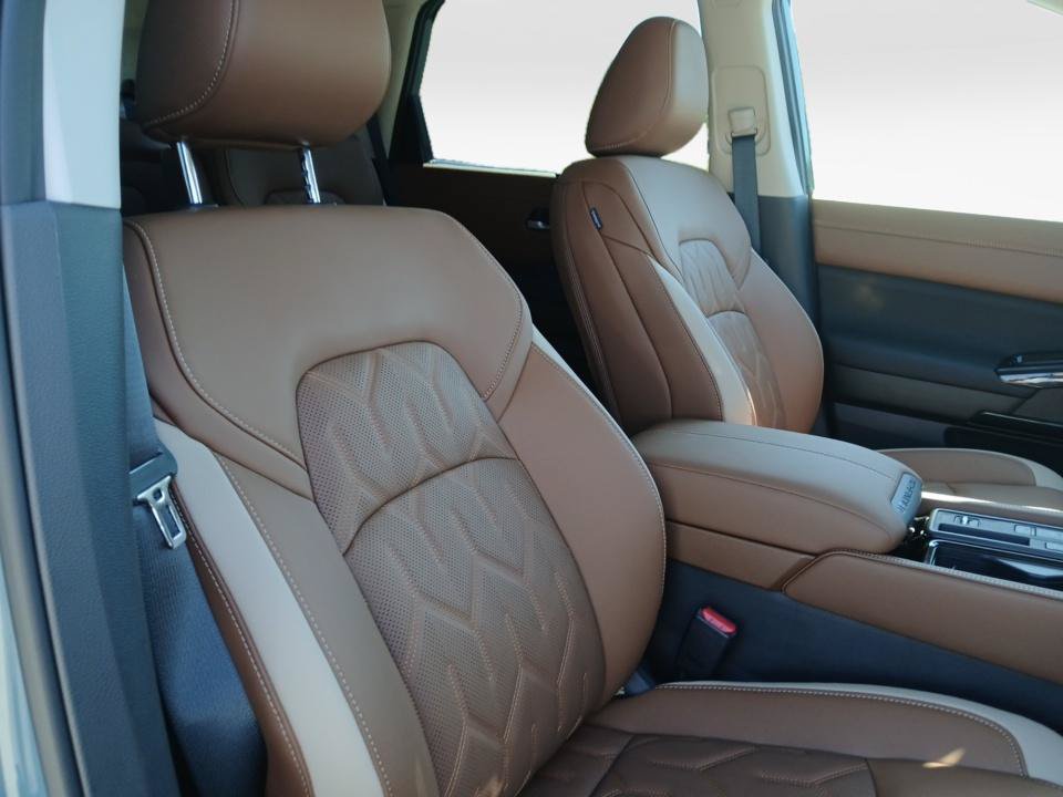 New 2026 Nissan Pathfinder Platinum FWD image 28