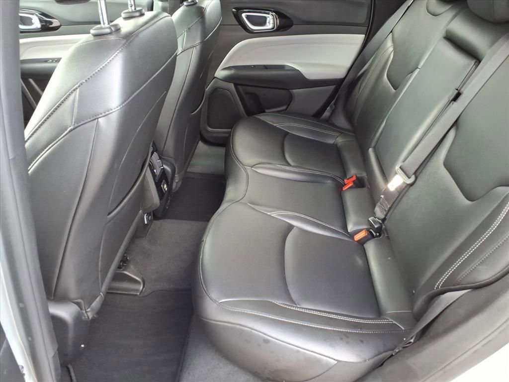 Used 2025 Jeep Compass Limited AWD/4WD image 13