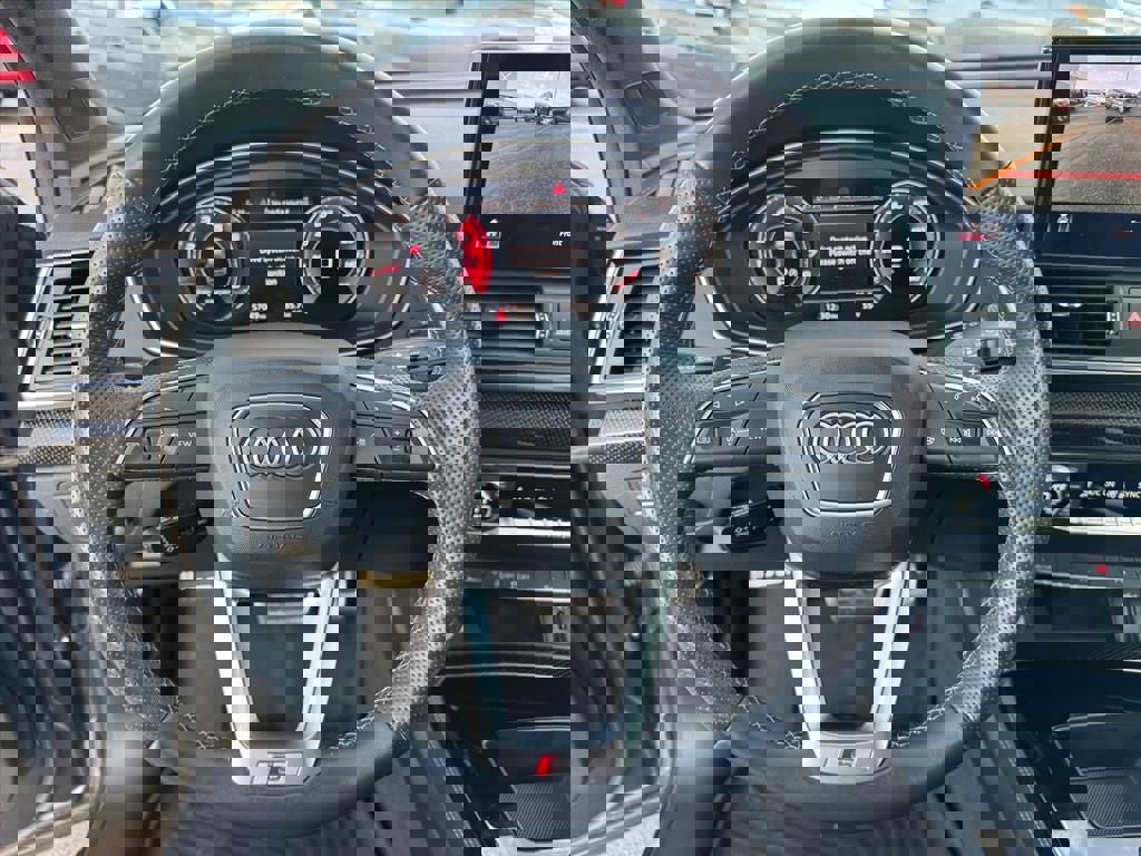 Used 2022 Audi SQ5 Premium Plus w/ Premium Plus Package image 21