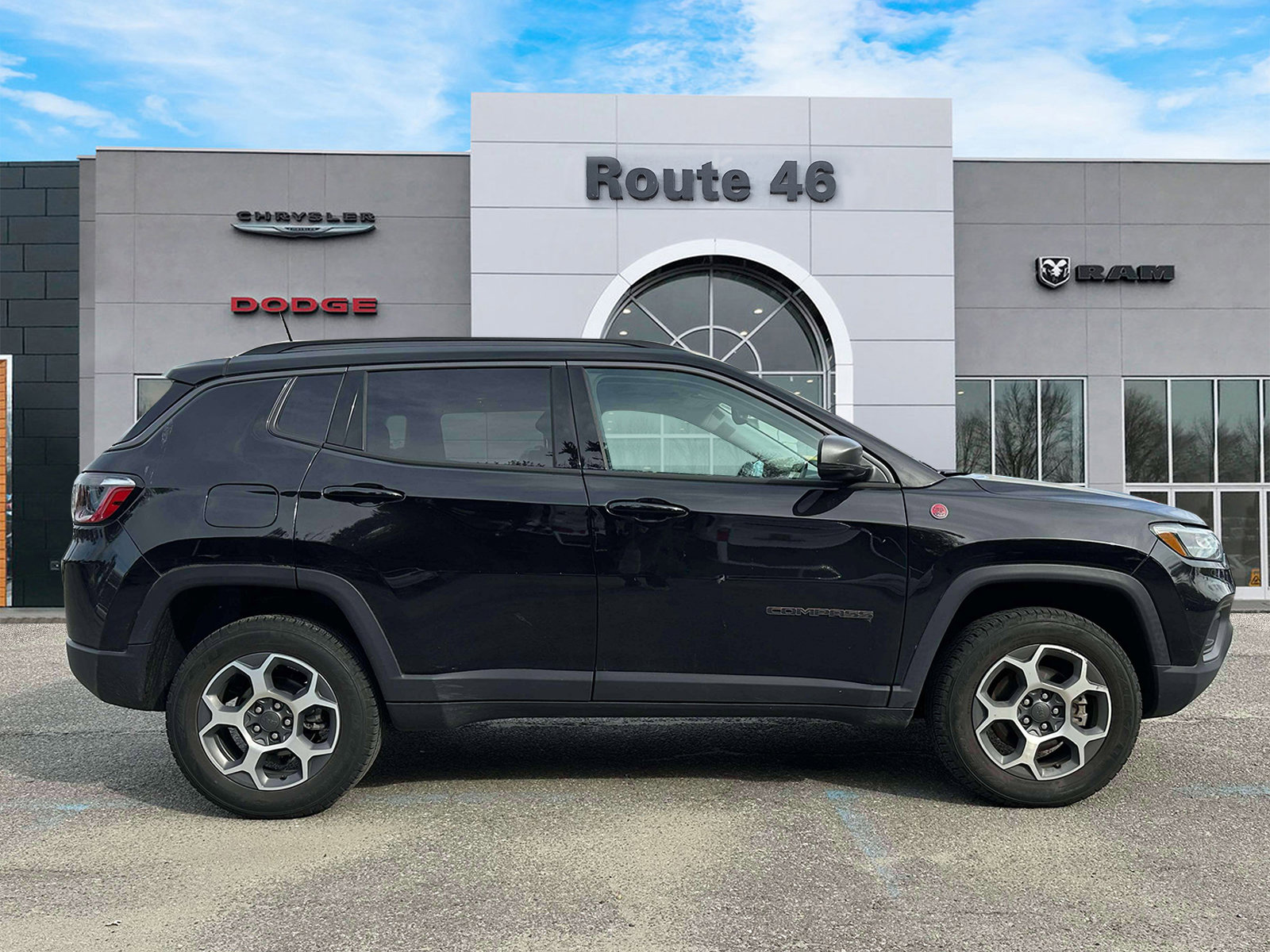 Used 2022 Jeep Compass Trailhawk w/ Trailhawk Convenience Group image 6