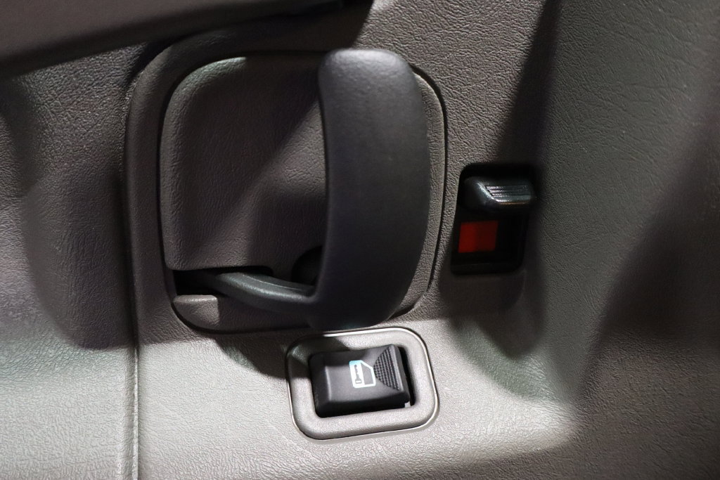 Used 2025 GMC Savana 3500 LT w/ LT Preferred Equipment Group RWD image 14