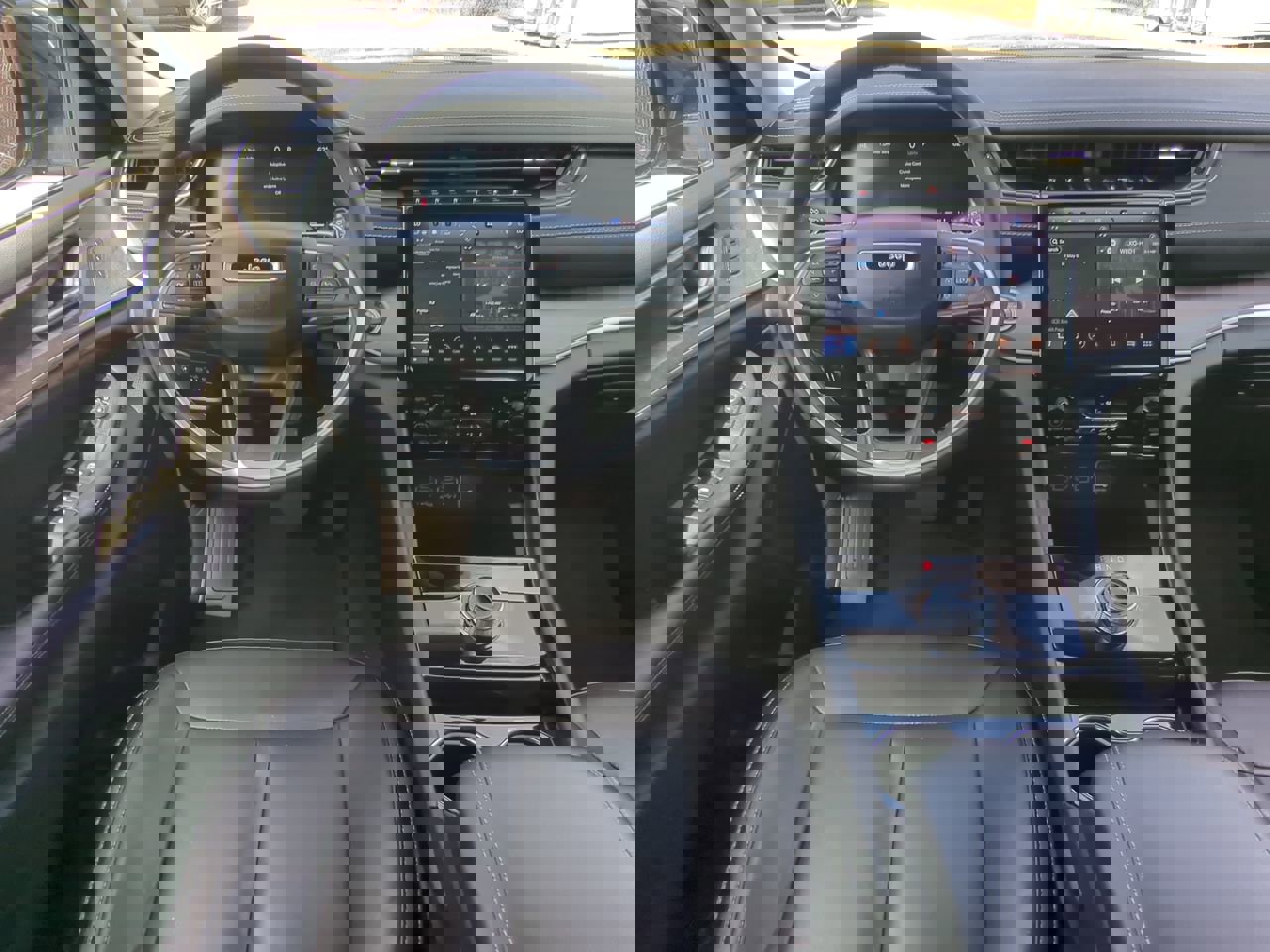 Certified 2023 Jeep Grand Cherokee Limited w/ Black Appearance Package image 14