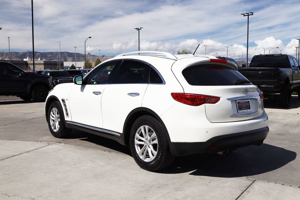 Used 2017 INFINITI QX70 AWD w/ Premium Package image 4