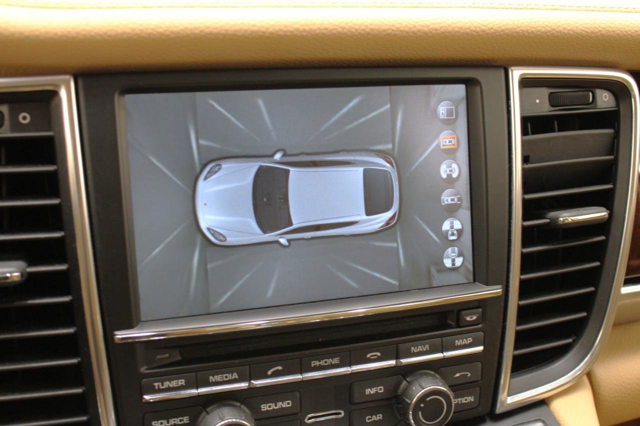 Used 2014 Porsche Panamera S image 63