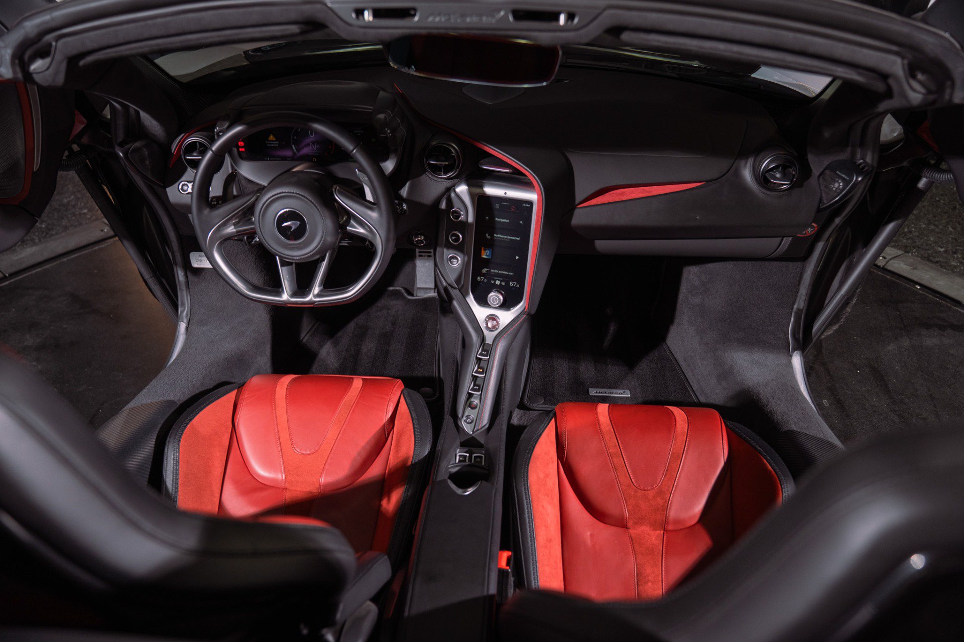 Used 2024 McLaren 750S Spider RWD image 2