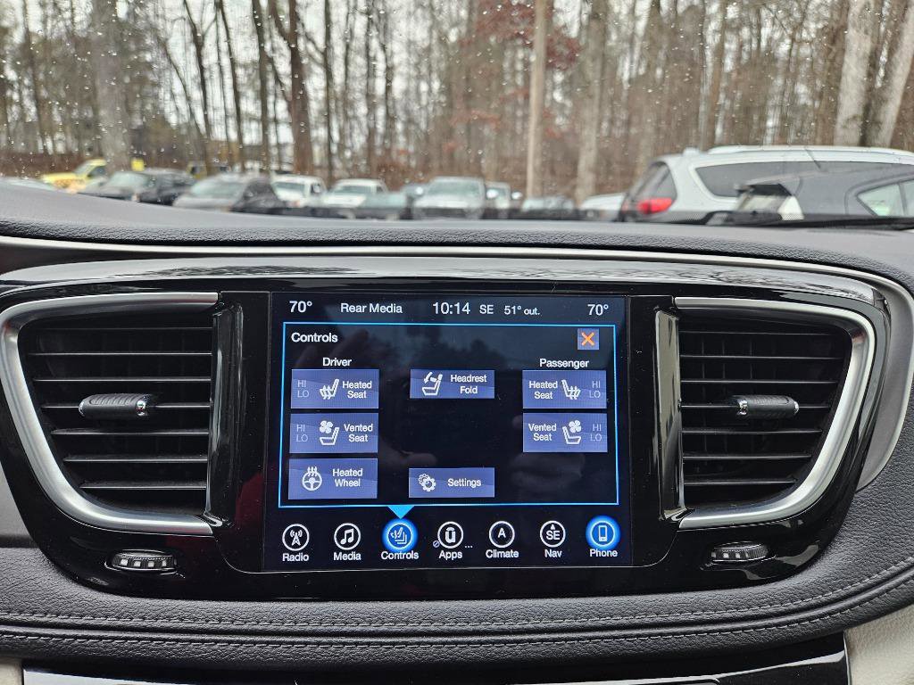 Used 2017 Chrysler Pacifica Limited FWD image 26