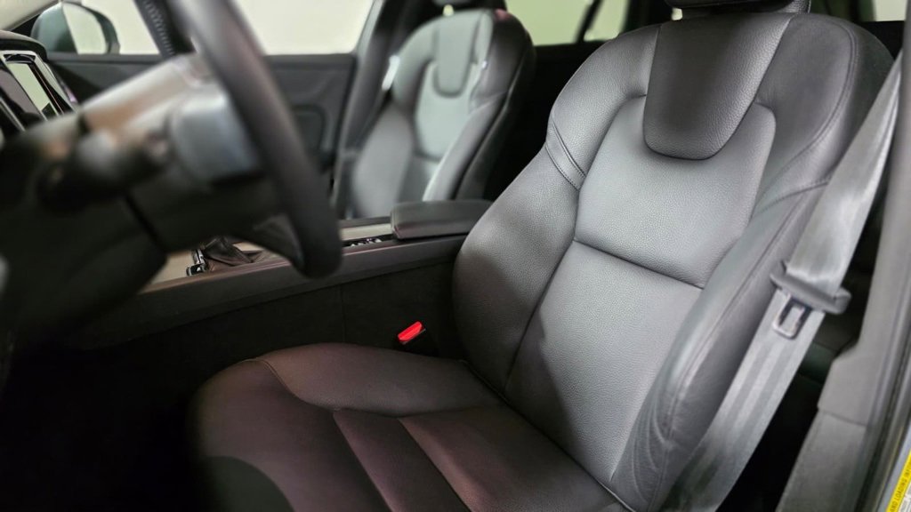 Used 2021 Volvo V60 T5 Cross Country w/ Climate Package image 18