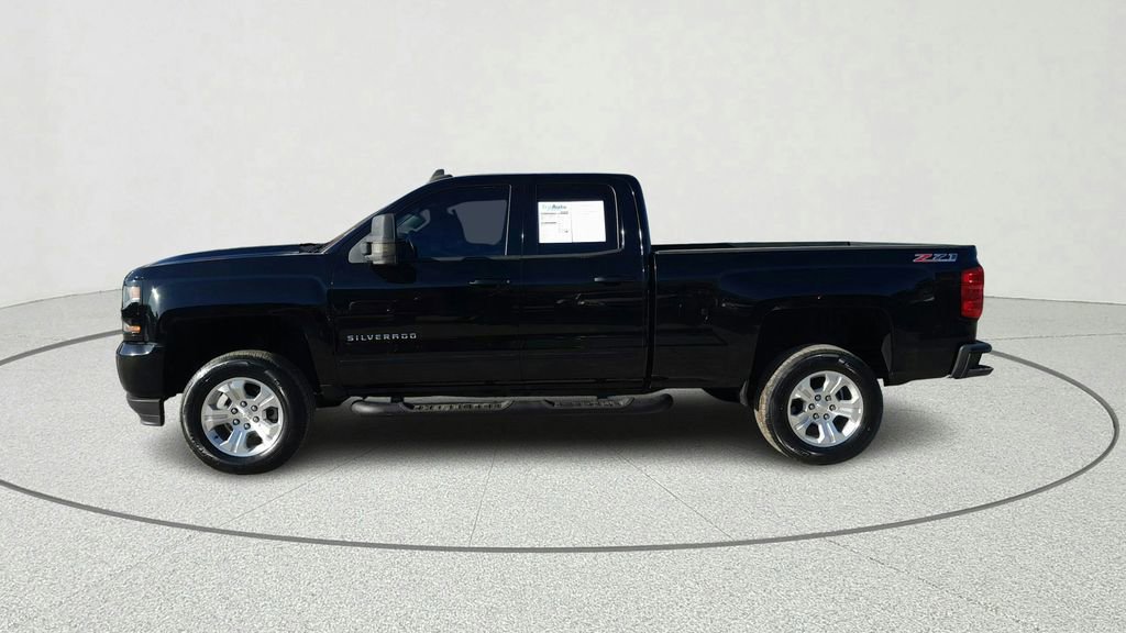 Used 2017 Chevrolet Silverado 1500 LT w/ All Star Edition AWD/4WD image 4