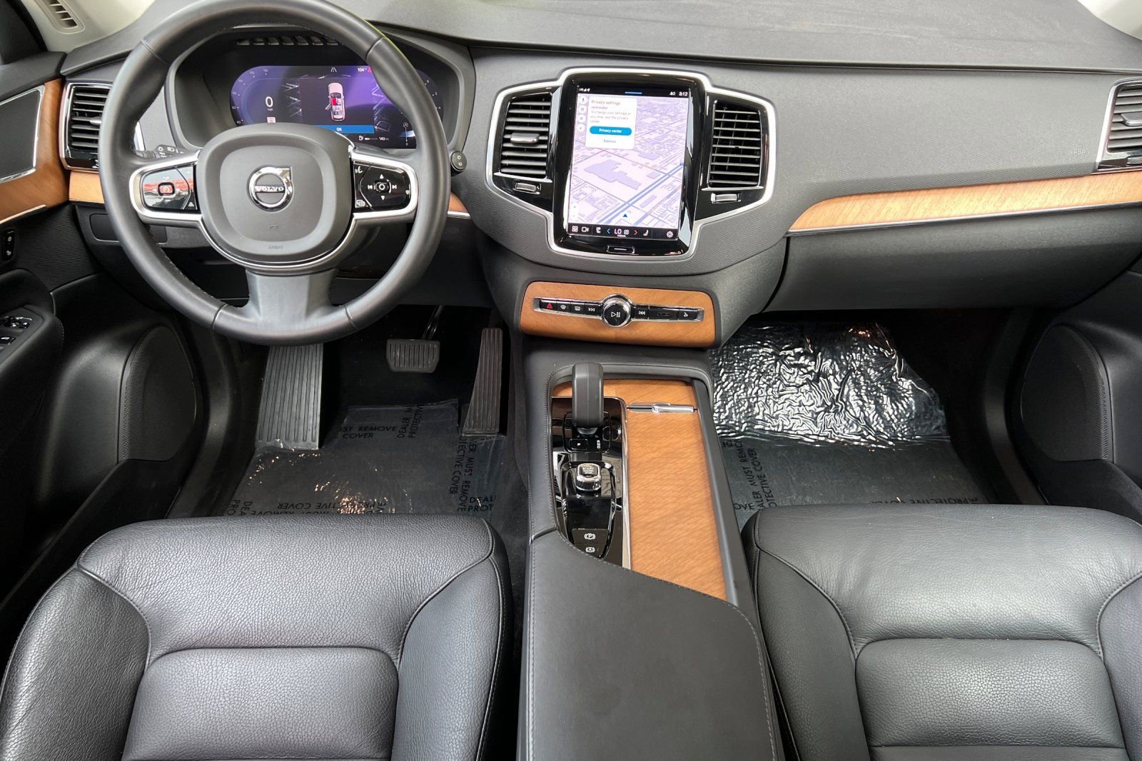 Used 2023 Volvo XC90 B5 Plus AWD/4WD image 14